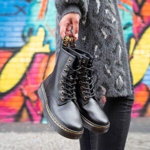 Dr. Martens black leather lace up Zavala 
Combat Boots | US 7, EU 38